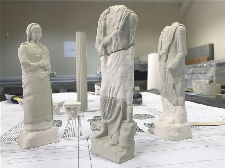 reconstruction of statues_3D printing_archaeological_museum set-up_mantovalab